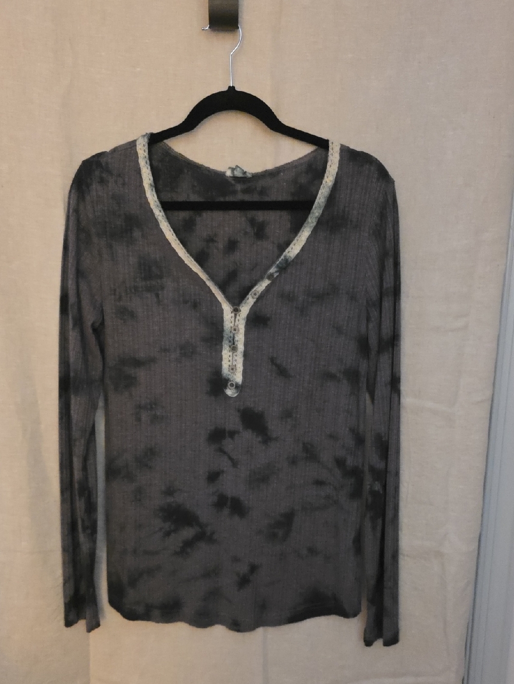 POL Black Tie-Dye Long Sleeve Henley with Cream Trim